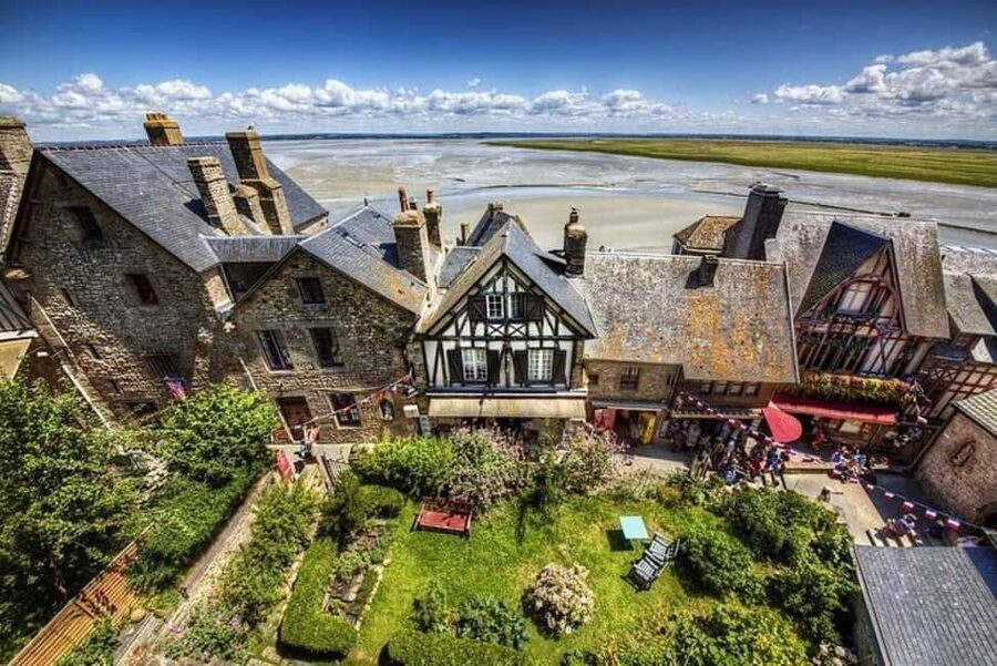 Group Visit to Mont Saint-Michel: A Shared Historic Journey - What matters most before booking