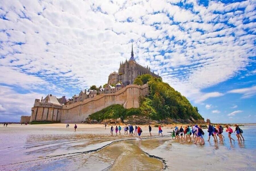 Group Visit to Mont Saint-Michel: A Shared Historic Journey - Leaving Le Havre or Honfleur for Normandy’s famous island
