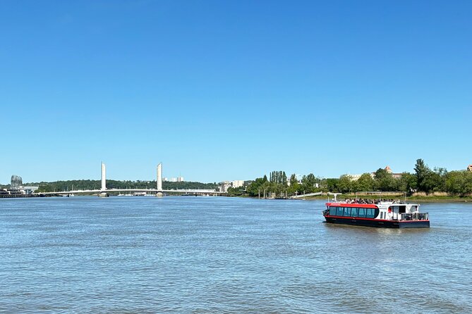 Guided cruise Bordeaux UNESCO - Place de la Bourse from the water
