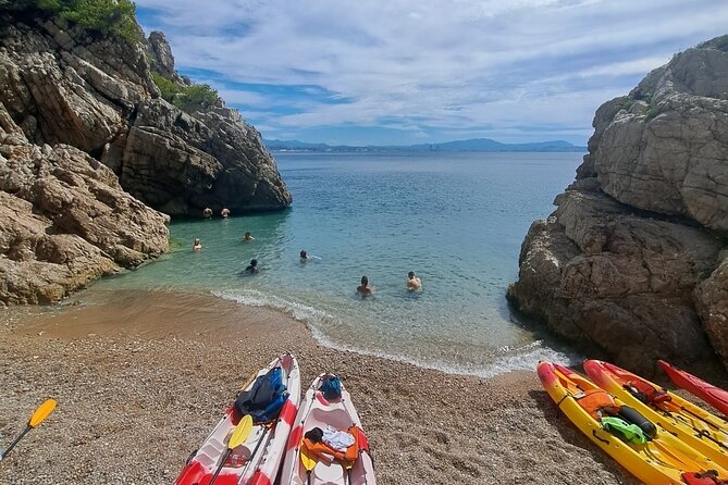 Guided kayak excursion in creeks - Starting at Estaque’s public boat launch