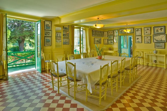 Guided tour Monet's house and gardens/small group - Small group benefits and the hearing problem