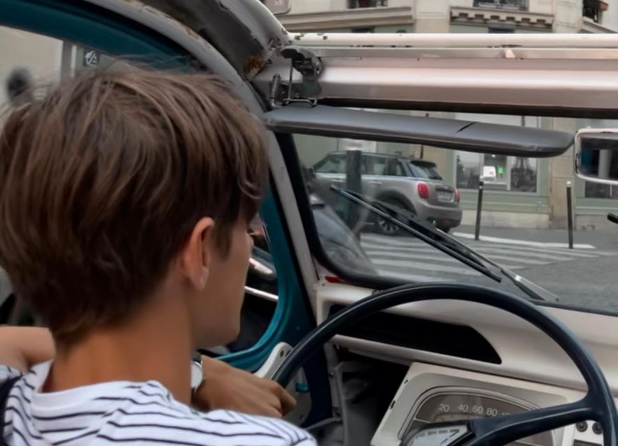 Guided Tour of Paris in Classic Convertible - The Eiffel Tower and the grand west side