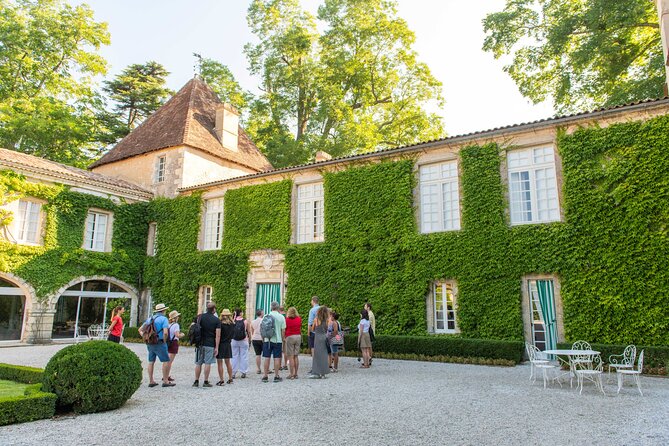 Half-Day Wine tour across Bordeaux’s Vineyards - The bilingual format and group size