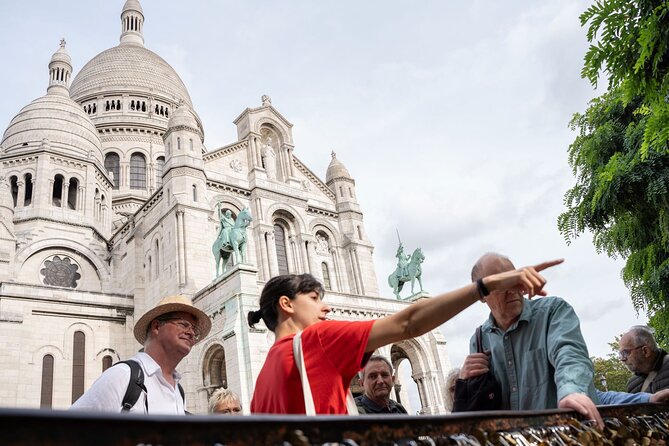 Hidden Montmartre: Paris' Secret Streets Walking Tour - A prize-winning bakery and the first buttery reward