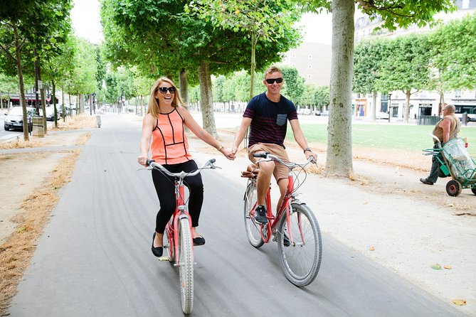 Highlights of Paris Bike Tour w/ a Local Guide (English or Dutch) - Pont Alexandre III and the Seine