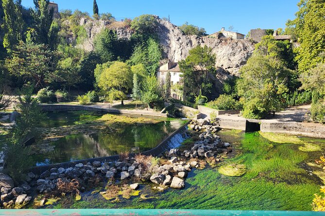 Highlights of Provence in one day - Fontaine de Vaucluse and the power of the spring