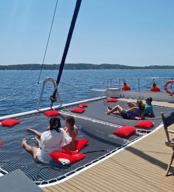 Hyères, Brégançon & Porquerolles : Full-Day cruise with Meal - Aperitif and buffet lunch at sea