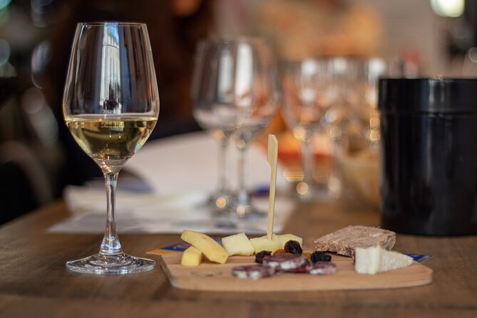 Introduction to Bordeaux wines paired with cheeses & charcuterie - Key points to know before booking