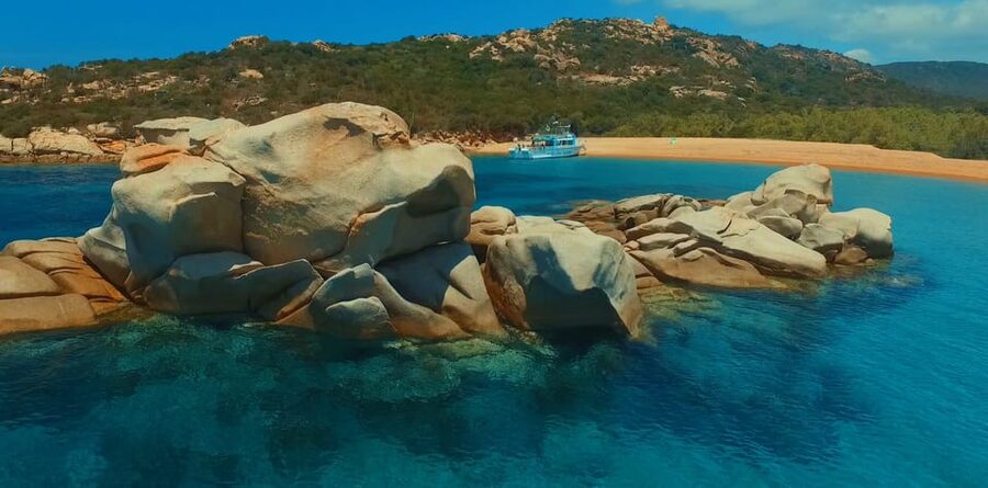 Journée bateau PLAGES, CRIQUES,CALANQUES sauvages - Following 40 kilometers of Corsica’s southern coast