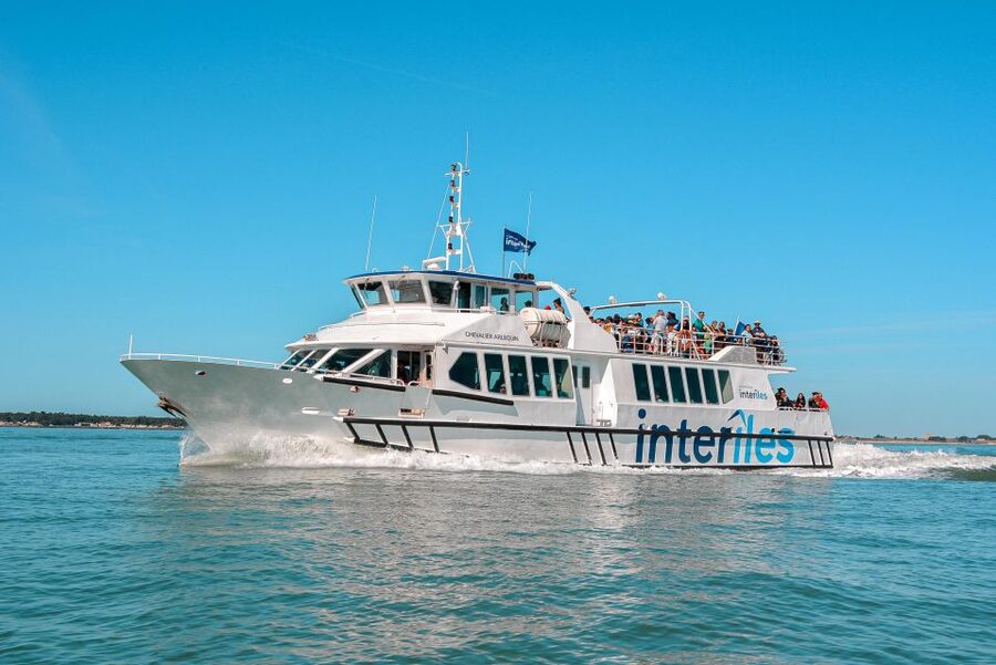 La Rochelle: Boat trip to Fort Boyard (2h00) - The route toward Fort Boyard