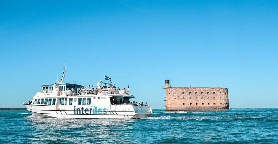 La Rochelle: Boat trip to Fort Boyard (2h00) - Two hours on a heated, spacious ship