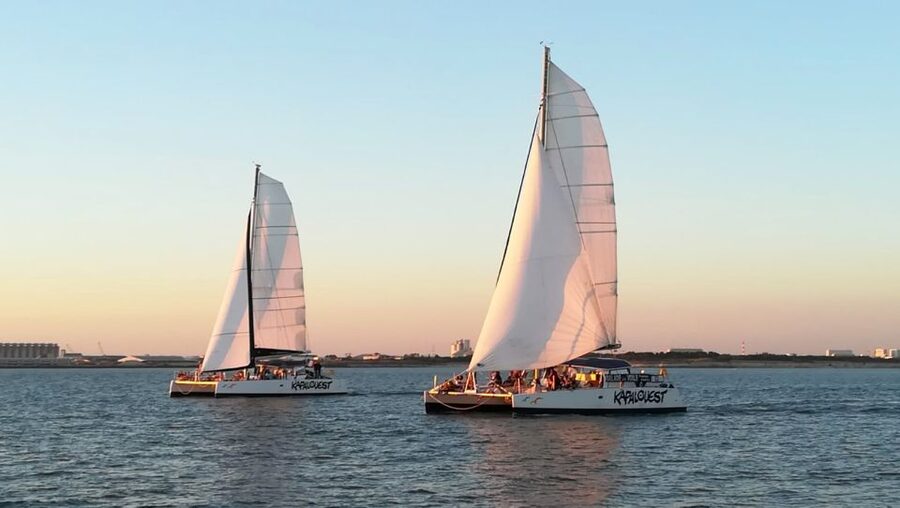 La Rochelle: Catamaran Cruise - When the engine stops and the sails open