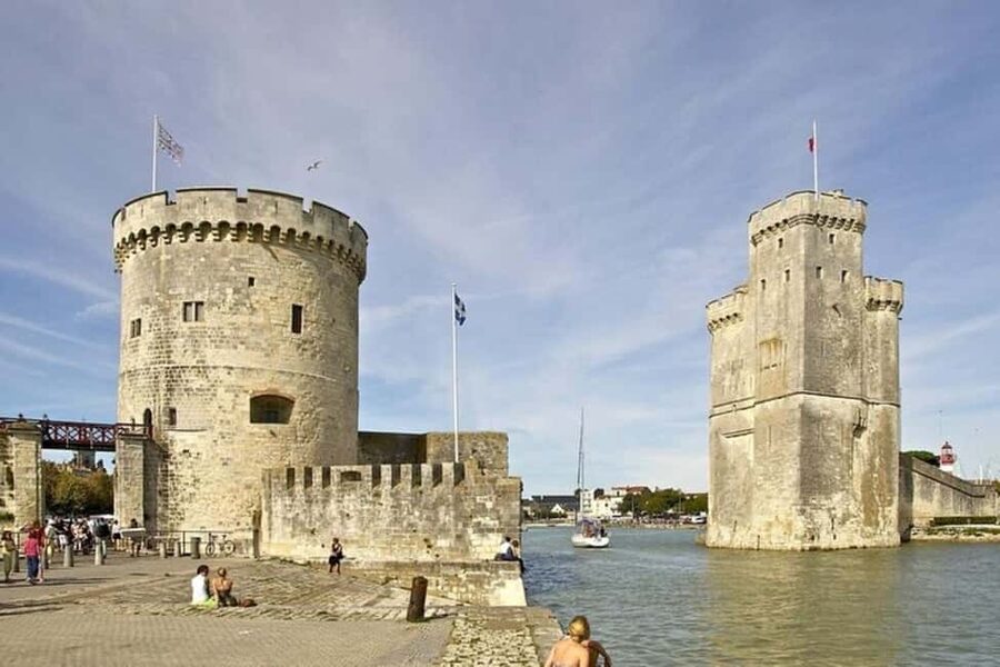 La Rochelle : Private Custom Walking Tour With a Local Guide - Key things to know before booking