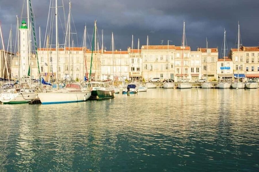 La Rochelle : Private Custom Walking Tour With a Local Guide - Why a private walk helps in La Rochelle