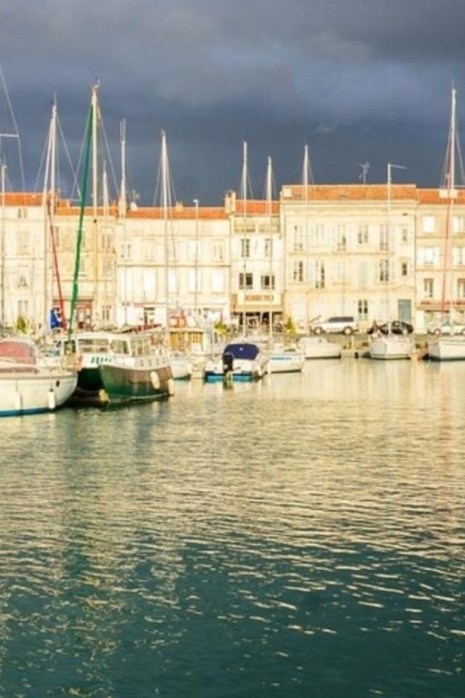 La Rochelle : Private Custom Walking Tour With a Local Guide - Saint Louis Cathedral and the return to Vieux Port