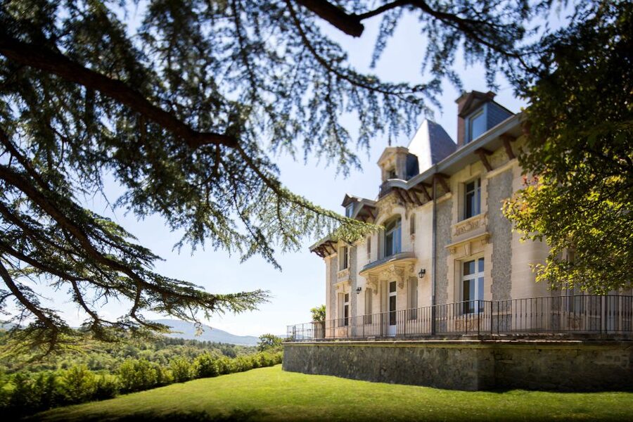 Languedoc: Tour and Tasting at Domaine de Baronarques - Who will enjoy this one-hour visit?