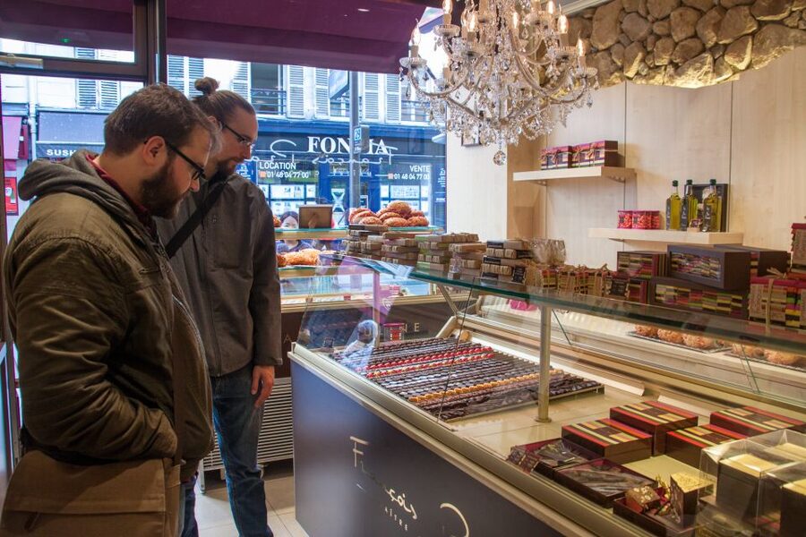 Le Marais: Pastry and Chocolate Food Tour - Chocolate, coffee, and the pleasure of stopping