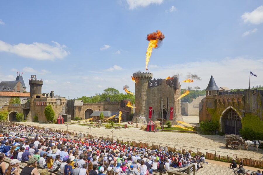 Les Epesses: Puy du Fou Theme Park 1-Day Entry Ticket - The Poilus and a close-up historical story