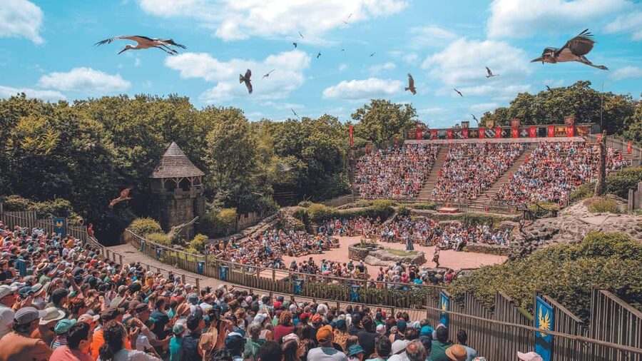 Les Epesses: Puy du Fou Theme Park 1-Day Entry Ticket - Start early in the 150-hectare park