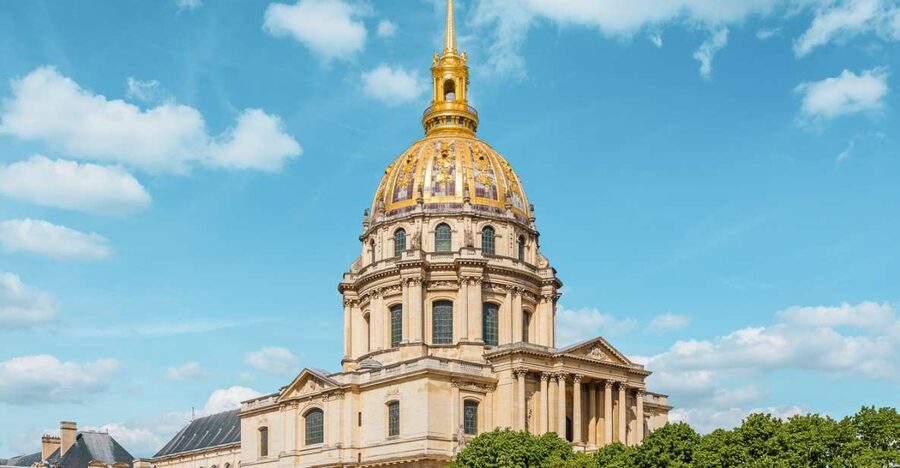 Les Invalides: Napoleon's Tomb & Army Museum Entry - Royal armor and weapons from the Middle Ages
