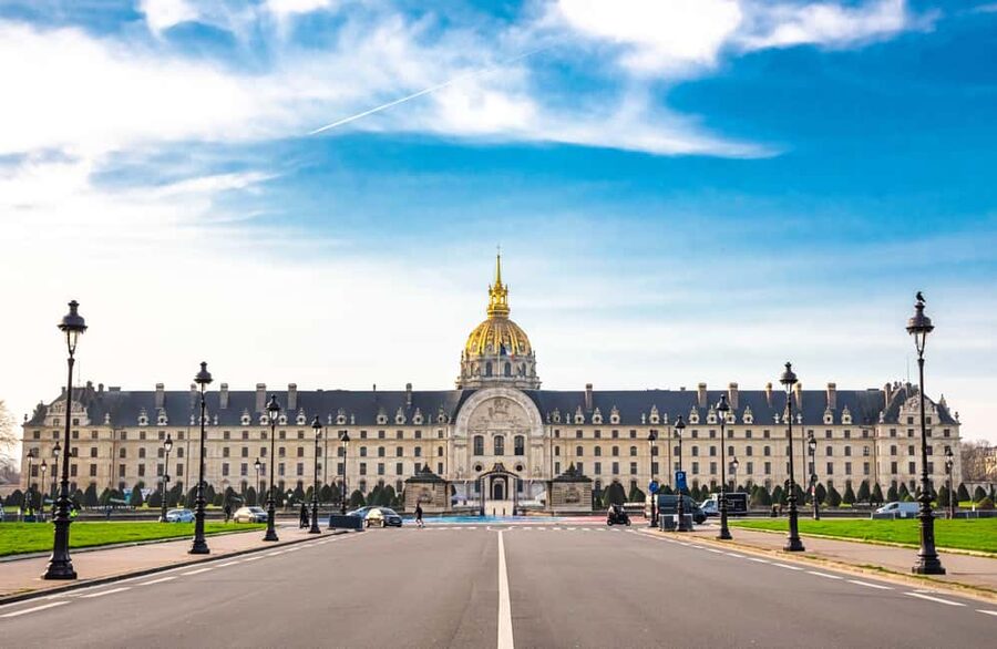 Les Invalides: Napoleon's Tomb & Army Museum Entry - Plans, liberation, and temporary exhibitions