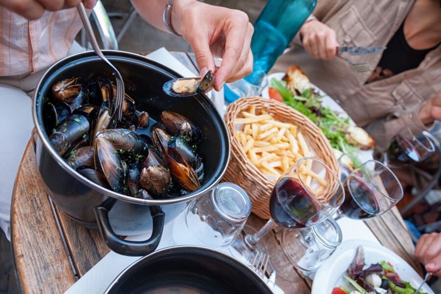 Les Marais: French Tastes and Drinks Private Foodie Tour - Blancs Manteaux for another drink and local flavors