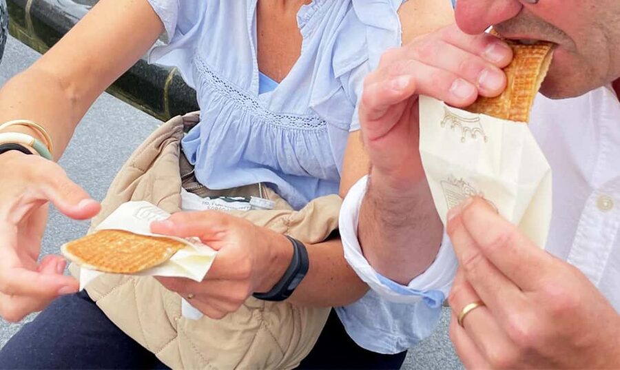 Lille: A Food Tour To Discover Sweet Specialties Of The City - Finishing at Grand Place with one last treat