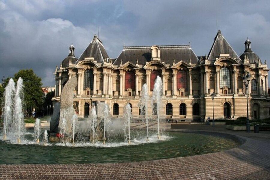 Lille : Vieux-Lille Walking Tour - Notre-Dame de la Treille and a different side of Vieux Lille