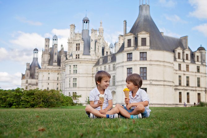 Loire Valley Castles Trip with Chenonceau and Chambord from Paris - Key points to know before booking