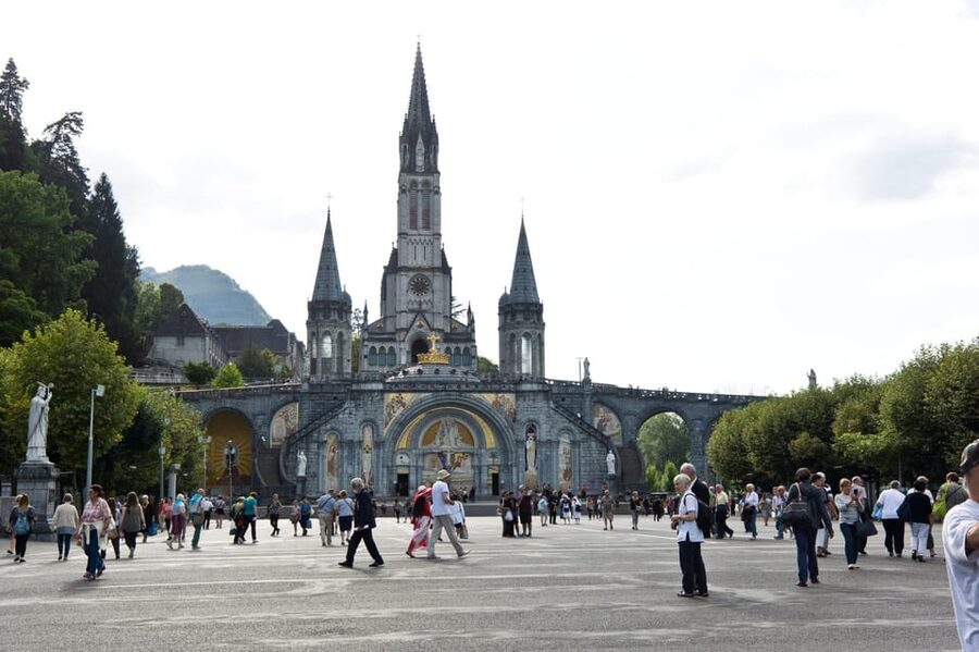 Lourdes: Private Guided Tour in the Sanctuary - Practical ways to plan your Lourdes visit