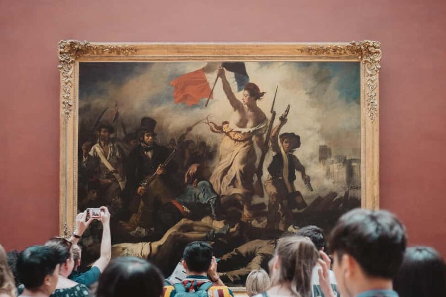 Louvre & Mona Lisa Small Group Tour with Reserved Entry - Meeting the blue-clad staff at the Carrousel