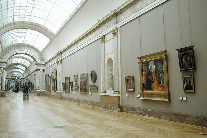 Louvre Museum and Seine River Cruise Tickets by e-mail - The Seine cruise at the Eiffel Tower