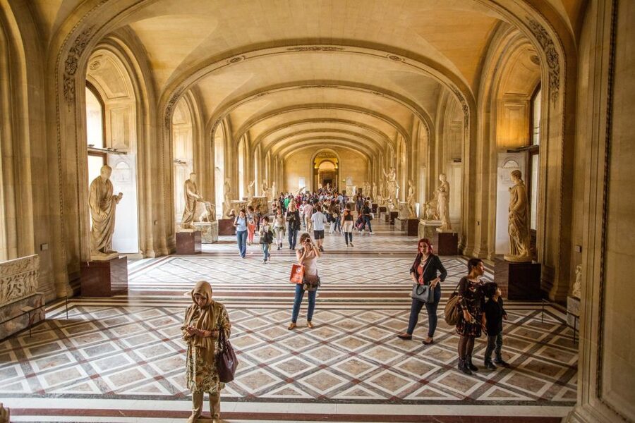 Louvre Museum: Skip-the-Line Guided Tour - Key points at a glance