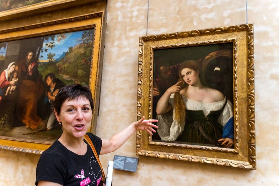 Louvre Museum: Skip-the-Line Small Group Guided Tour - The guides make or break the two hours