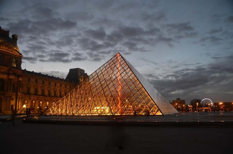 Louvre Museum Timed Entrance Ticket with Audio Guide - Key points at a glance