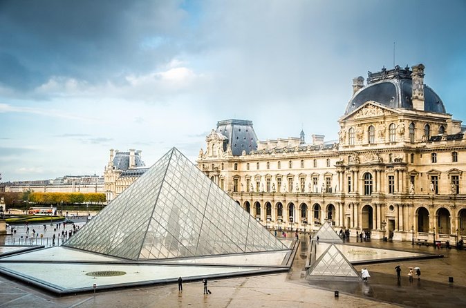 Louvre Priority Access with Mona Lisa Escort or Guided Option - Winged Victory and Venus de Milo on the guided route