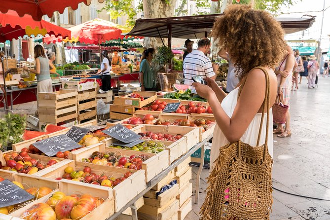 Luberon Market & Villages Day Trip from Aix-en-Provence - Lourmarin offers the easiest market picnic