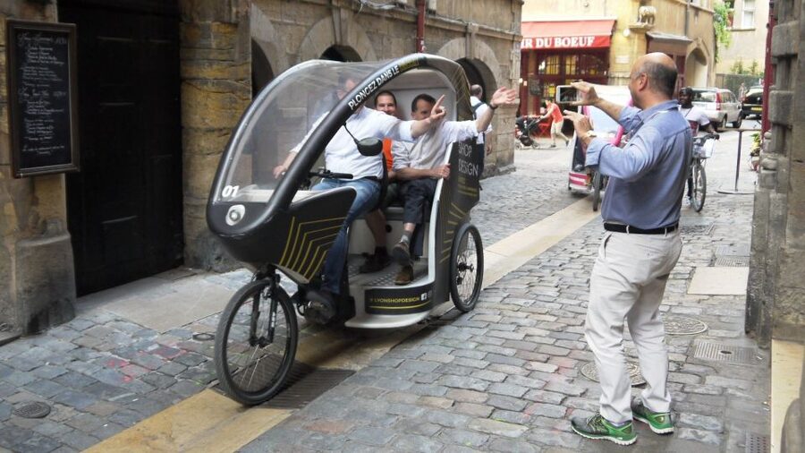 Lyon: 1 or 2-Hour Pedicab Tour - Vieux Lyon: Renaissance Streets and Silk Passages