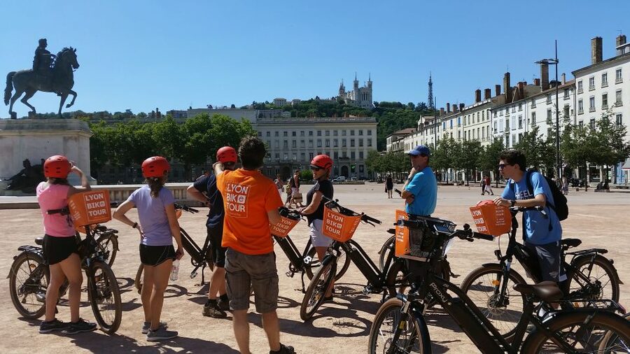 Lyon: 2-Hour Electric Bike Tour with a Local Guide - Tête d’Or Park and the Zoo