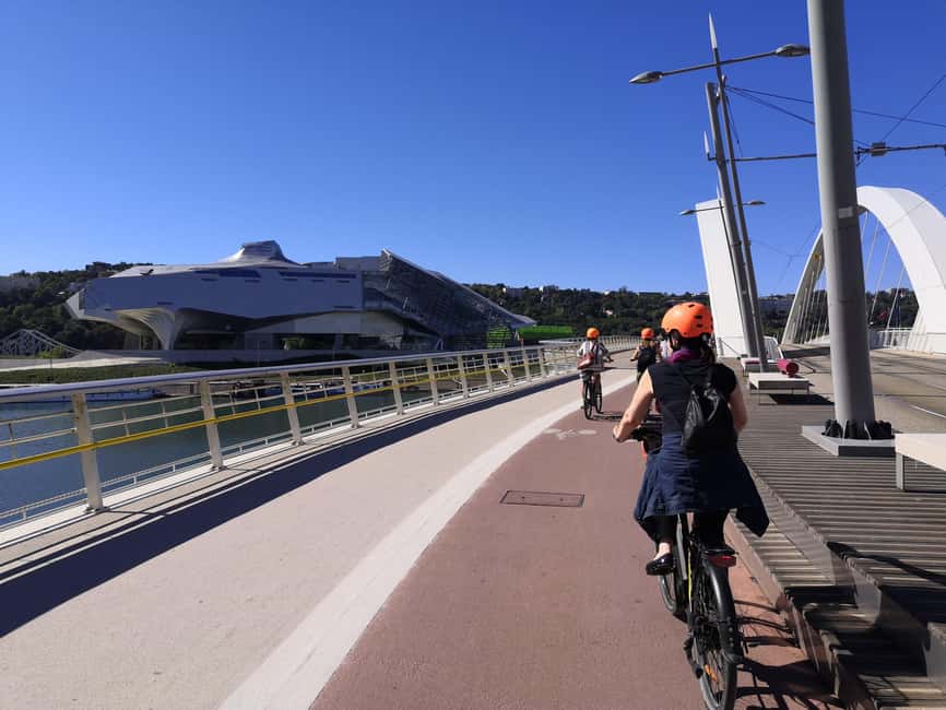 Lyon: 3-Hour Guided E-Bike Tour - What the guides add to the ride