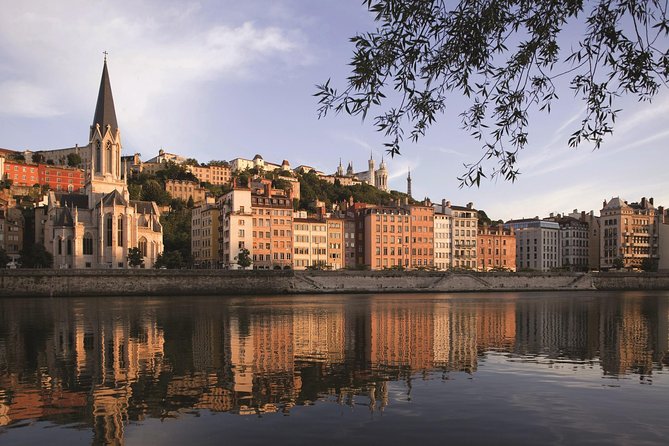 Lyon City Card Public Transportation & 40 attractions - Start at Bellecour, Then Get Your Bearings