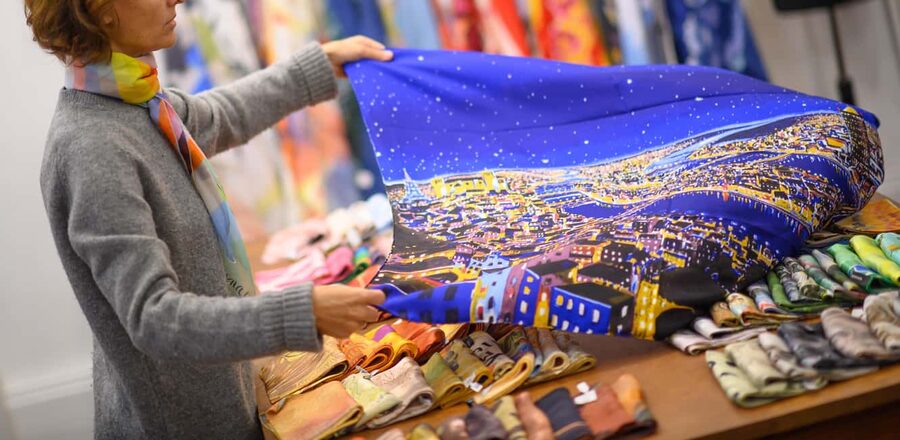 Lyon: Create your own traditional Lyonnais silk square - Practical Details Before You Book