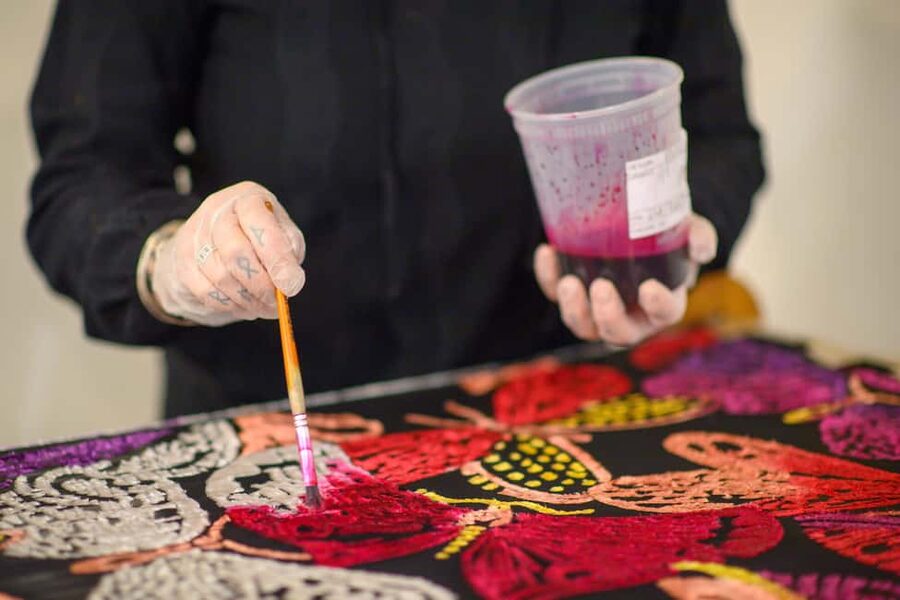 Lyon: Create your own traditional Lyonnais silk square - FAQ
