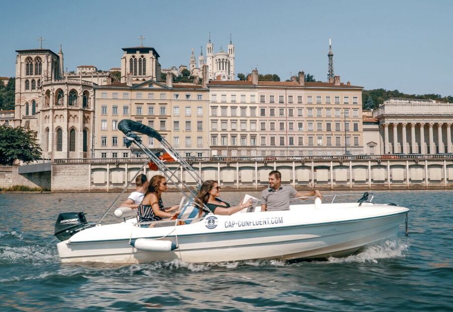 Lyon: Electric Boat Rental Without a License - Confluence to Vieux Lyon by electric boat