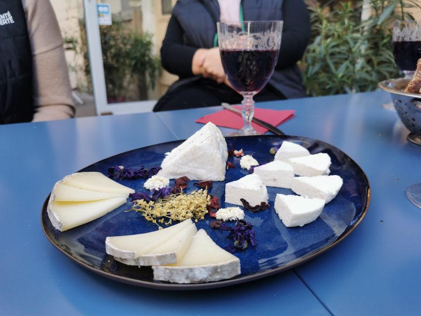 Lyon: Food Walking Tour with a Local Guide - Why the traboules make this more than a food tour