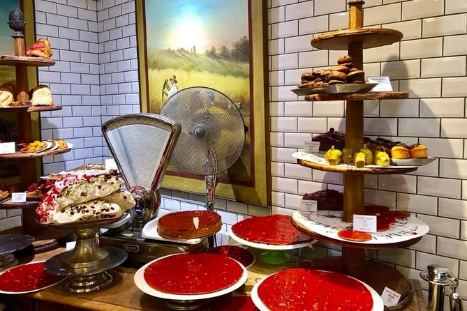 Lyon Morning Food Market Tasting Tour in Les Halles Paul Bocuse - Who will enjoy this morning most?