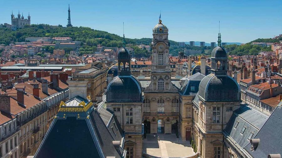 Lyon: Old District Private Guided Walking Tour - Saint-Jean Cathedral and the heart of Vieux Lyon