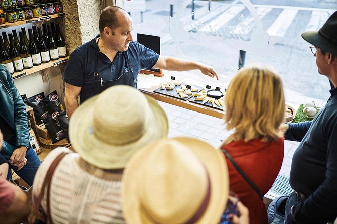Lyon Old Town Food Tour with Local Specialties Tasting & Lunch - Starting in Vieux Lyon with an appetite