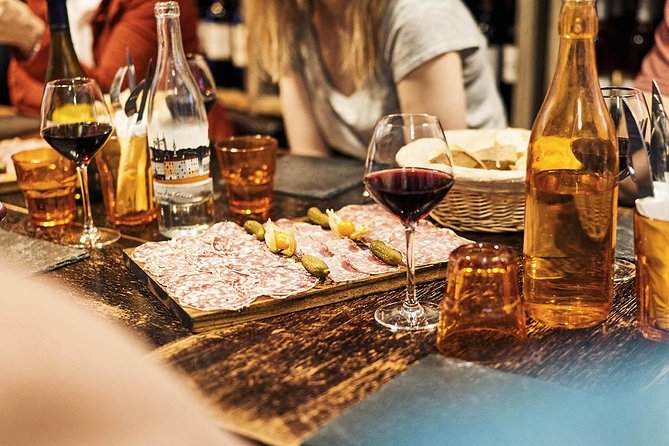 Lyon Old Town Food Tour with Local Specialties Tasting & Lunch - Silk stories and passageways between bites