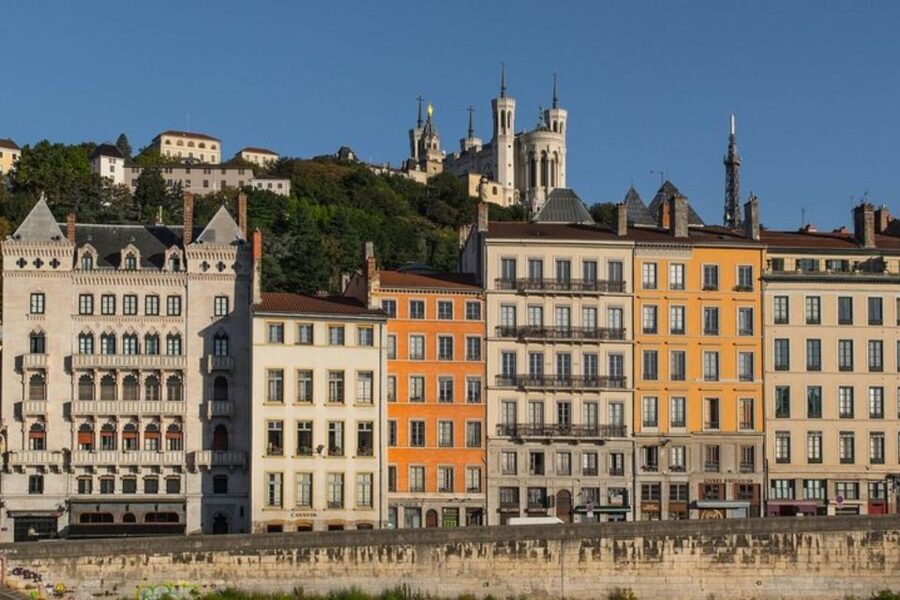 Lyon: Private custom tour with a local guide - Museums and monuments, mostly from the outside